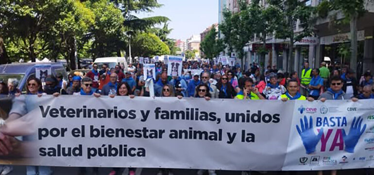 León se manifiesta contra la normativa de medicamentos veterinarios